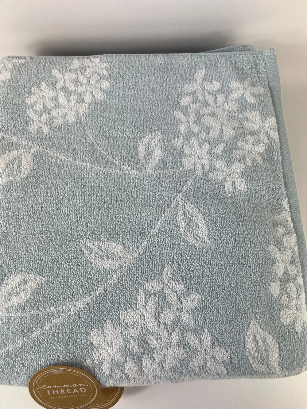 Common Thread Bath Towels Light Blue White Floral Zero TwistCotton 2 Pc NEW